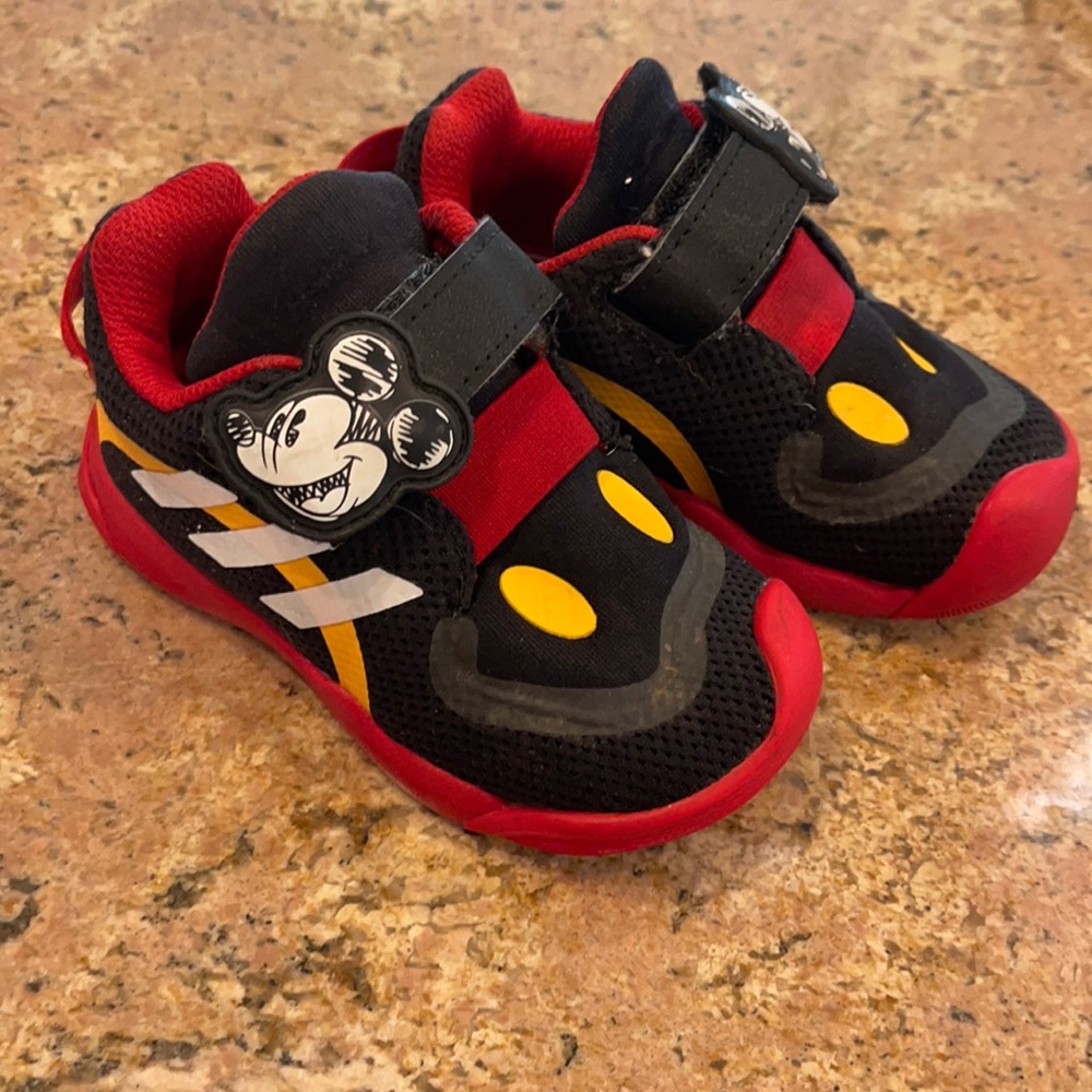 Adidas Mickey toddler sneakers Size 6k